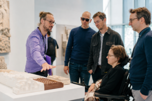 Créer et animer des visites et ateliers pour les personnes en situation de handicap : Vers une médiation inclusive et sensorielle