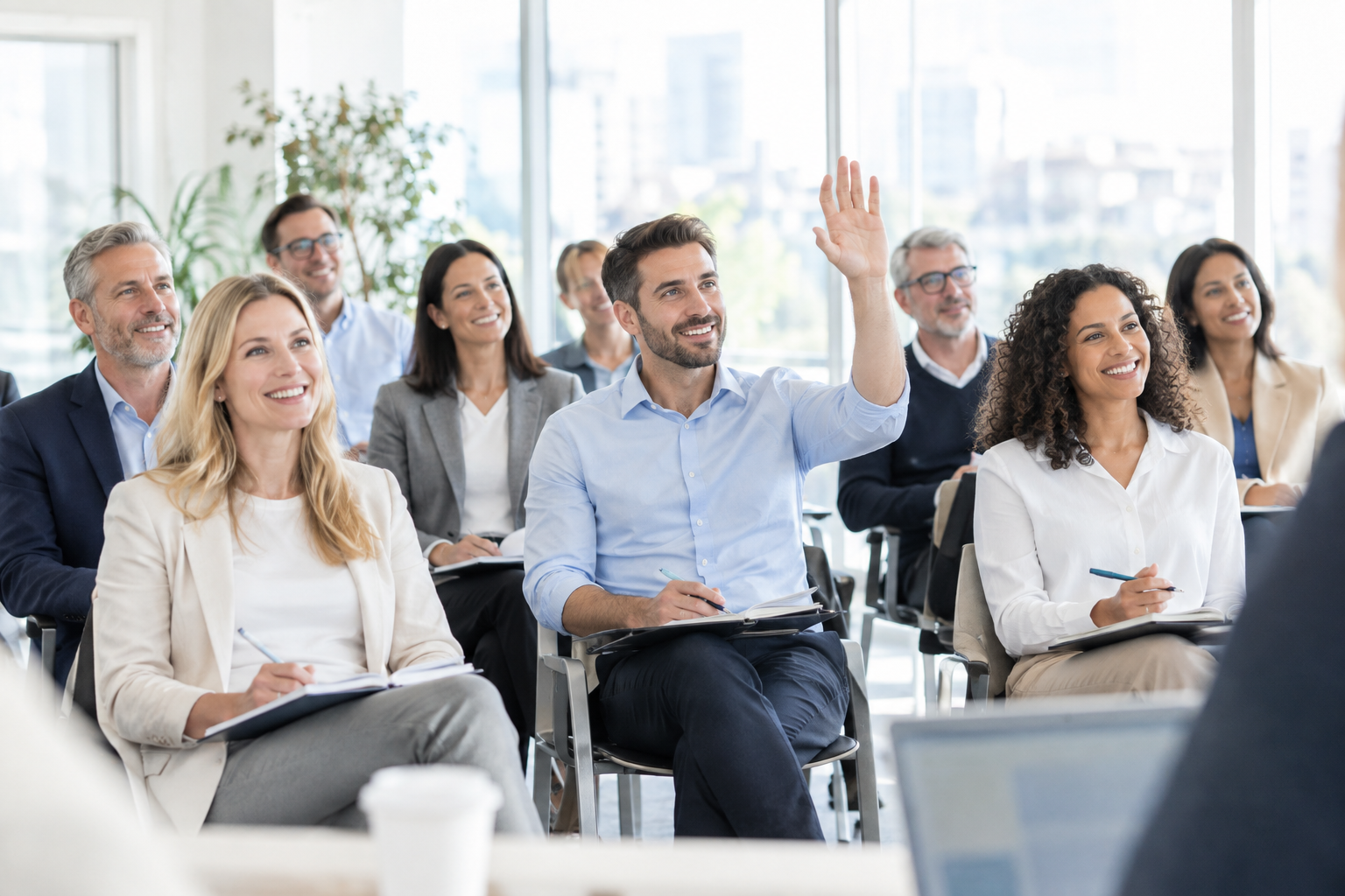 Formation de managers en ETI, groupe attentif en salle de réunion